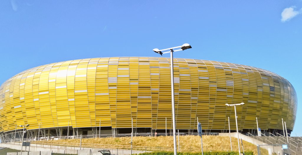 PolsatPlusArena's tweet image. #NieboNadStadionem 🏟️ po słonecznym dniu pełnym aktywności na #FUNARENA i zabawy na Weekendowej Strefie Rozrywki.