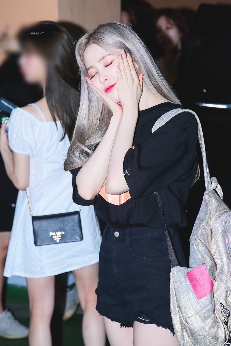 200712
#예빈 #YEBIN #다이아 #DIA <a href="/dia_official/">다이아 DIA</a>