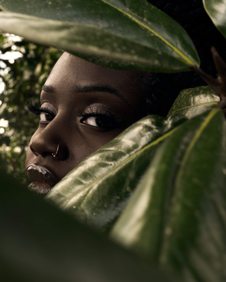 Melanin over everything 

Shot by me Thereal_teflonbehindthelens 
#melaninpoppin #darkskinbeauty #photography #ebonymodel #Tropical