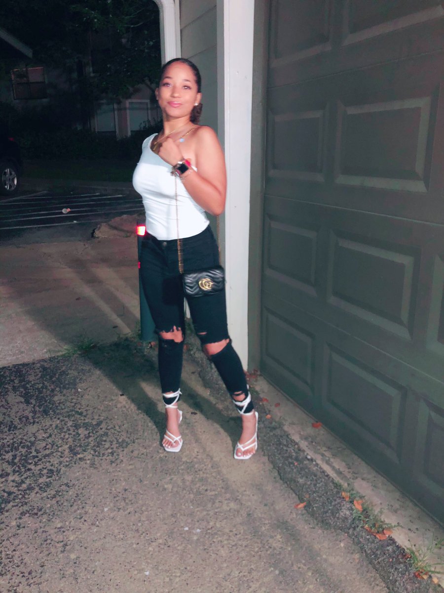 makaylaelisec's tweet photo. 🥳 https://t.co/9W4pjO4SzU