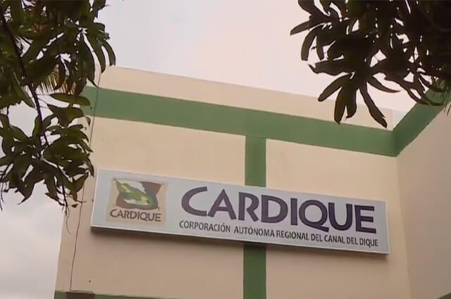 RedMasNoticias's tweet photo. 🔴#Justicia | Dos exdirectivos de la Corporación Autónoma Regional del Dique, #Cardique, fueron destituidos e inhabilitados por el carrusel de la contratación detectado en investigaciones de la @CGR_Colombia.
El detrimento se calcula en cerca de $24.000 millones. https://t.co/L10Sr7vG4v