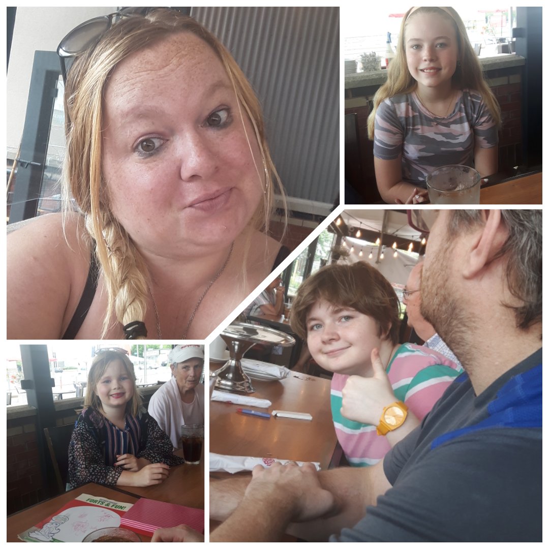 CwardOlmc's tweet photo. Out to lunch with the fam jam
#familylunch #bostonpizza #lunch #family #familytime https://t.co/A4ptXuUZn9