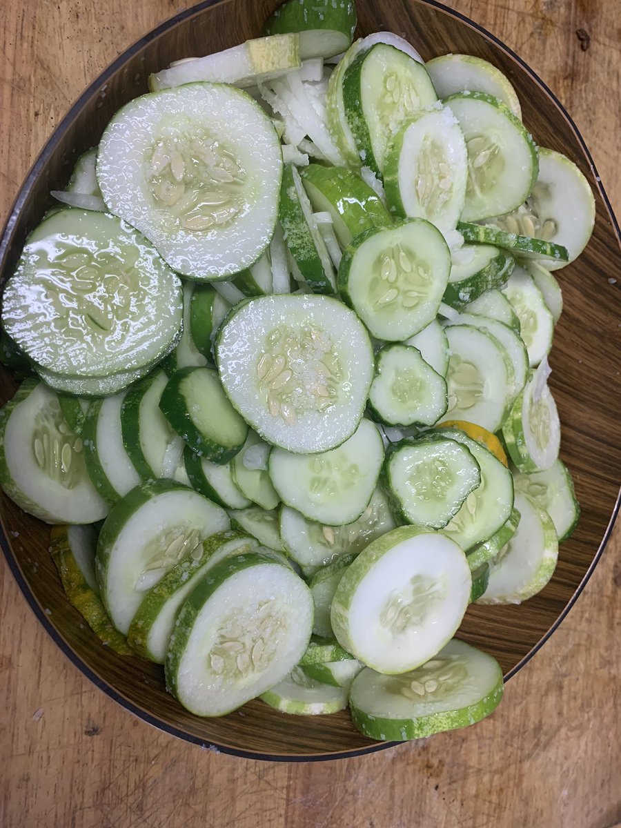 My first attempt at homemade pickles is going down today. The cucumbers are from my garden.

#pickle #bbq