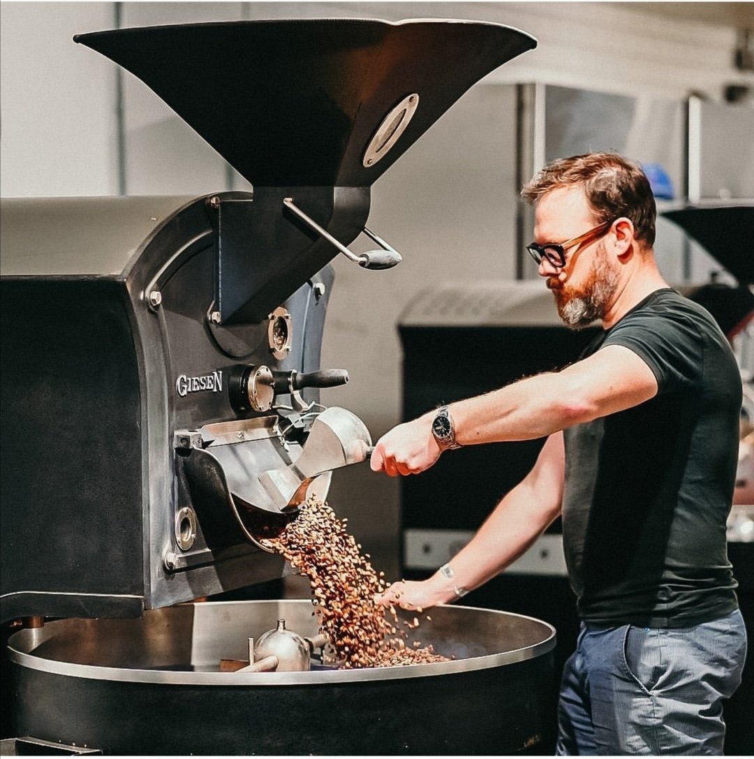 CaffeBull's tweet photo. Tag a coffee friend who needs to see this amazing roasting journey! #Coffee #roasting https://t.co/rYPIYyIkg1