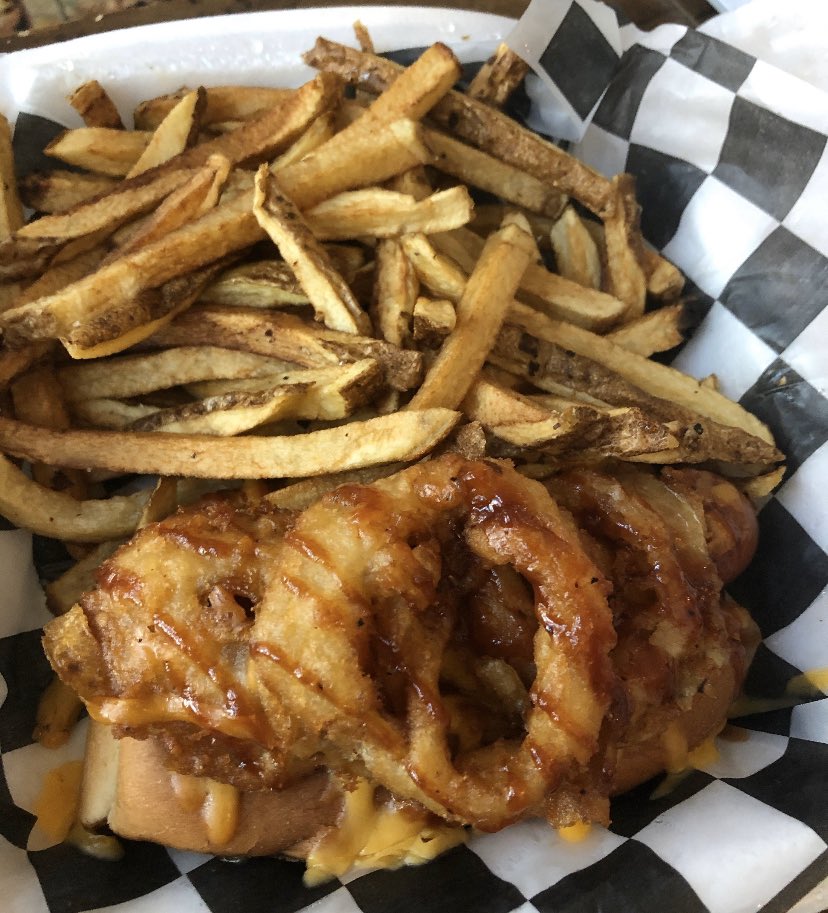 StreetFareSA's tweet photo. Social distance w/ us this fine Sunday &amp; treat your taste buds to @BobnTimmysTX #BobcatBiteFoodTruck @na_kain &amp;  #SaucesSouthernKitchen! Beer to go is available at the Airstream Bar 🍻

Open from 12-9 PM for dine in and takeout. Masks are required while not seated. https://t.co/mtXCFwkZBx