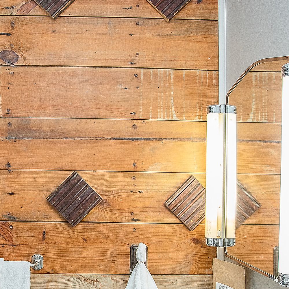 Another view of the reclaimed wood walls in our bathroom renovation at 4302.

#smallspacesquad #bathroomdecor #cottagestyle #farmhousestyle #diy #ApartmentTherapy #decor #hometohave #nestandthrive #makehomematter #howwedwell #cozyapartments #myhouzz #mysouthernliving