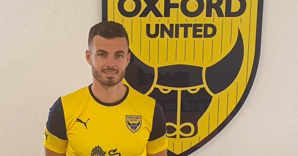 Limerick_Leader's tweet photo. Limerick's Anthony Forde chases Championship football with Oxford Utd at Wembley https://t.co/Z8ikGxFagQ https://t.co/u5BTMuxiJC