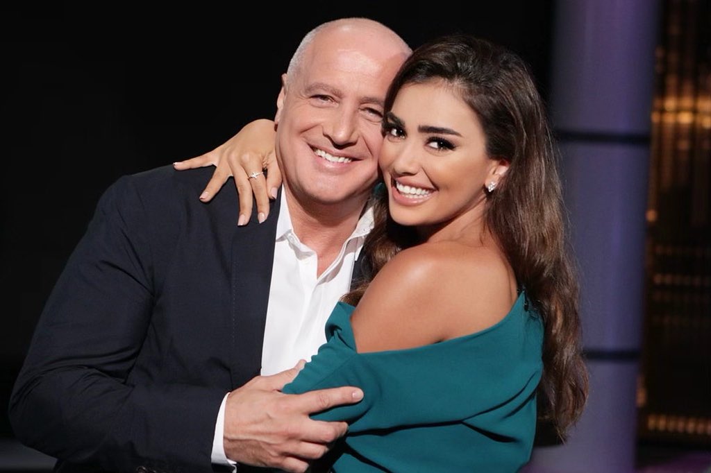 Jessicaazar's tweet image. الليلة الحلقة الختامية نار 💣💣💣مع #مارسيل_غانم الاستاذ والانسان اللي بحبو من كل قلبي❤️ مدرسة بالاعلام... والأول من دون منازع #الاحد_منحكي #جيسيكا_عازار 
#marcelghanem #jessicaazar #elahadmnehke