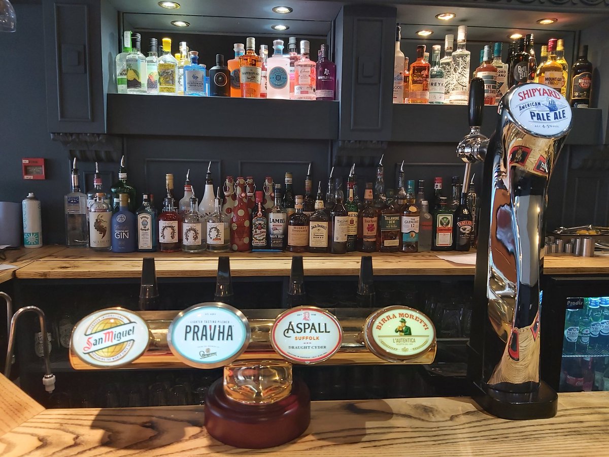 Laura_Sunchaser's tweet photo. @RutlandCAMRA Hi,
I'm vey pleased to say that The Crown, Uppingham is now open and serving. https://t.co/VGZYJG2ruj