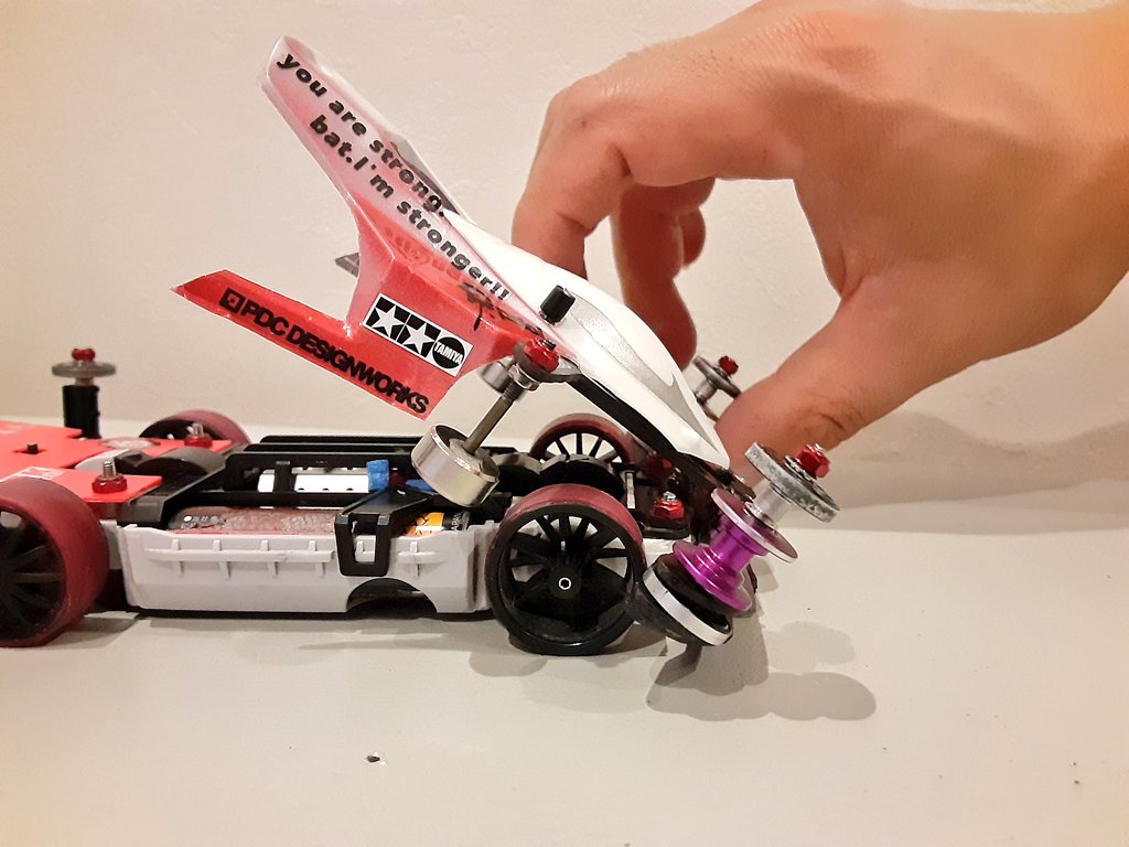 フロントアンカーアップデート♪ アンダーローラーつけました♪ 1軸