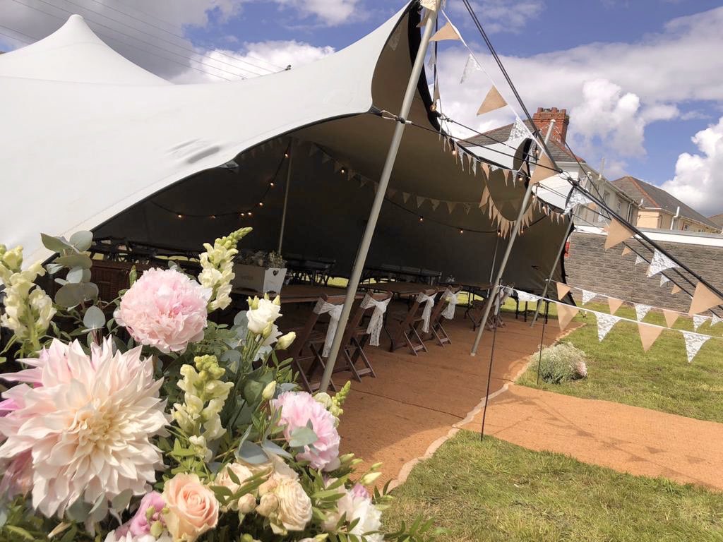 AfonEvents's tweet photo. Proud to have produced our first socially distanced wedding ceremony this weekend.

One of our stretch tents, flooring and furniture were part of a beautiful day shared digitally with the bride and groom’s loved ones around the world! 

#responsibleevents #summerwedding https://t.co/GC80UTBfoz