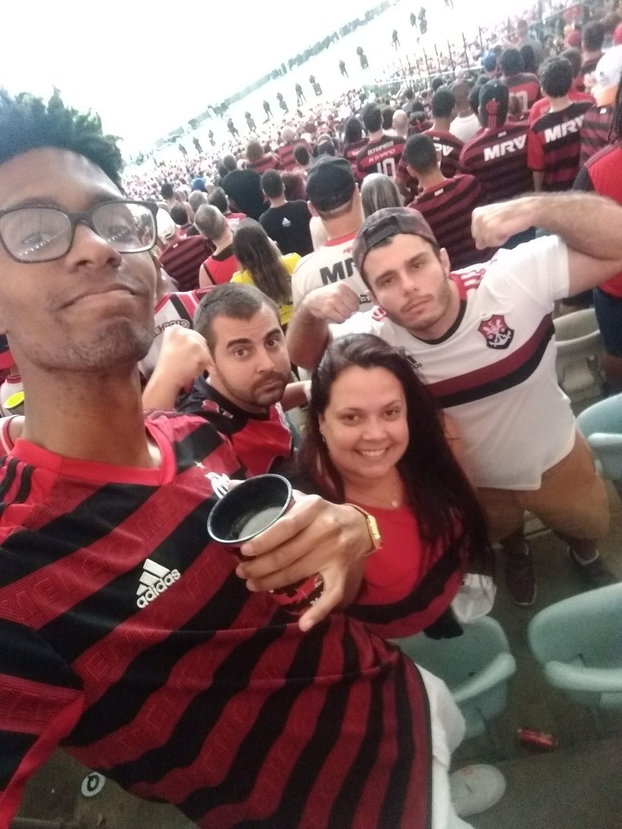 Wallace_o9316's tweet photo. Saudades de curtir um domingo no Maracanã com a minha galerinha , local de sempre rsrsrs
@Bekss1895 

#Maracana #RioDeJaneiro #Flamengo #Domingão #DaNorte #Vapo https://t.co/qZkgQ1RVoE