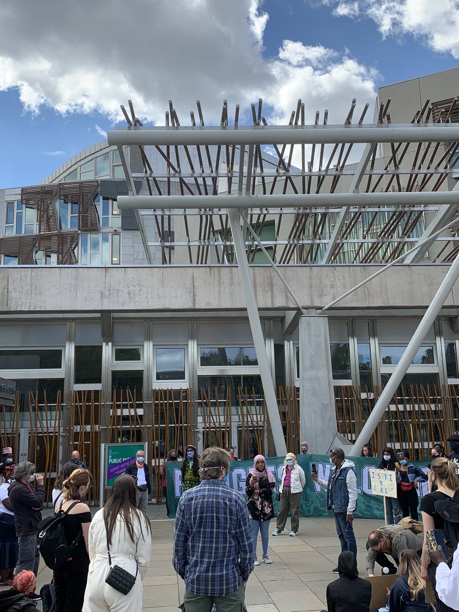 lucynorris1's tweet photo. BLM demo at Holyrood today

#BLMEdinburgh #holyrood @EdinburghBLM https://t.co/cRW2oMPsvV