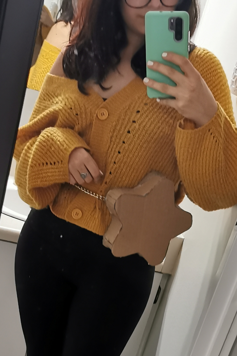 Ive gotten some questions about it, I designed this bag top to bottom myself! ✨
From the shape & construction, branded parts & embroidery, Its been planned and proto'd for many months!?
Bag is 9.5" since i felt it needed to be a bit bigger & the swivel changed for durability.