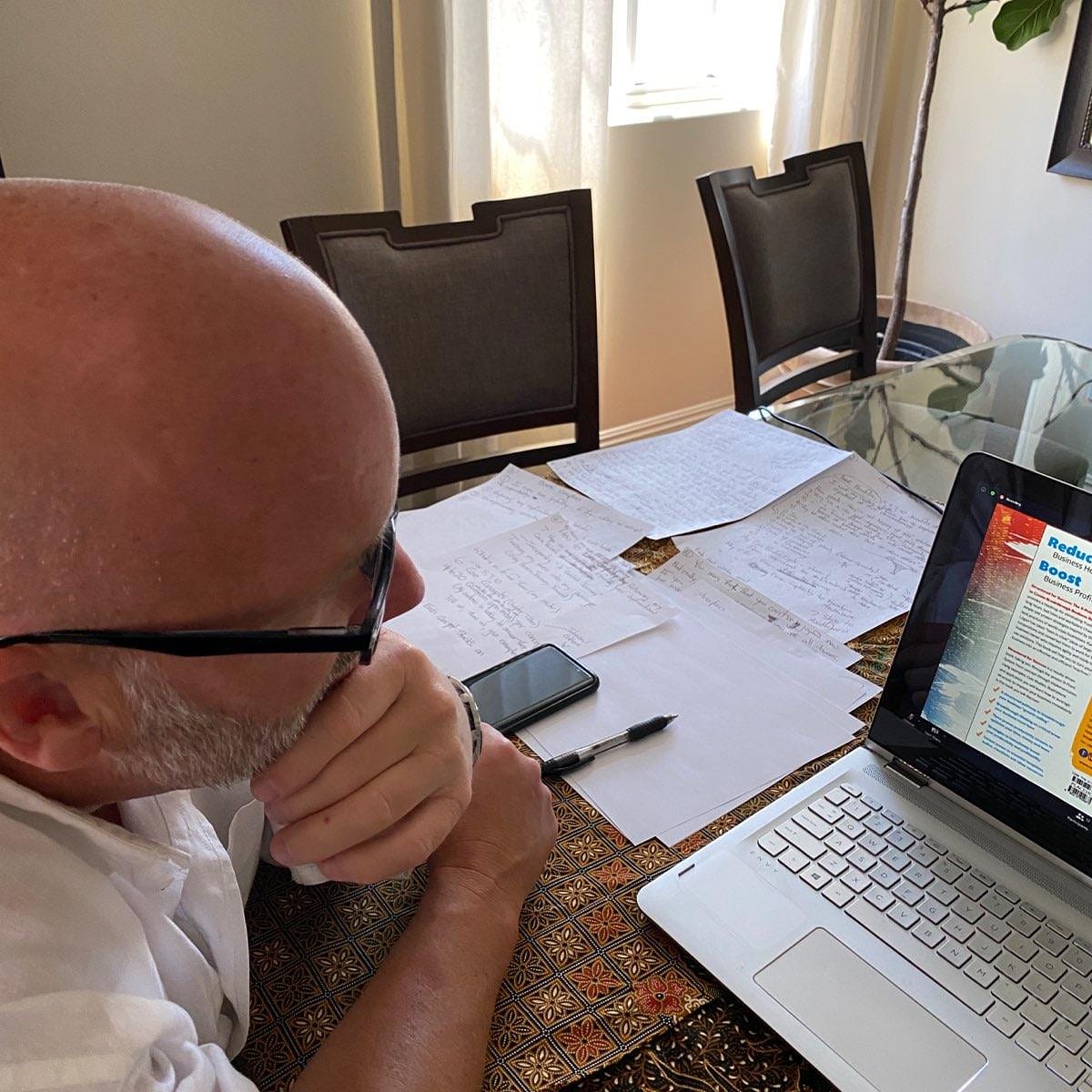 Farrsouth1's tweet photo. Finally jumped into writing my first book this weekend using experiences gained from 22 years of guiding others in their journey to living joyfully! #author https://t.co/11E9ZsTRYE