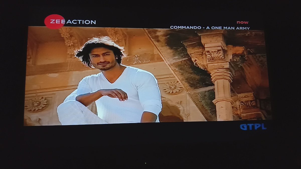 jammwalion_girl's tweet photo. Watching #commandoonemanarmy Almost after a month . Movie full of action and lovely story. Happy
#memadfan #commandoonemanarmy #commando #captainkaransinghdogra #captainkaran #Karan #alltimefavorite #VidyutJammwal #lookingsuperb๐ #lovelyhair #lovelyeyes #browneyes ๐๐๐๐ https://t.co/P2PvVFHa7o