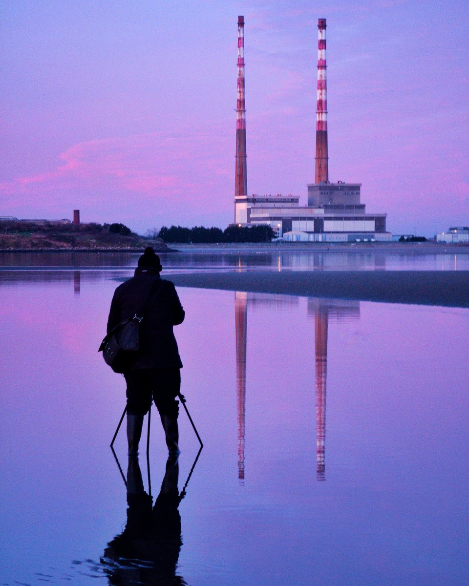 Evening Reflection
.
.
.
#landscapephotography #huaweip30pro #irelanddaily  #irishpassion #dublin_ireland #lovindublin #insta_ireland #ireland_gram #instaireland #sandymount #ireland #poolbegtower #reflection  #capturedonhuawei #irishlandscape
instagram.com/p/CCjGY_9np48/…