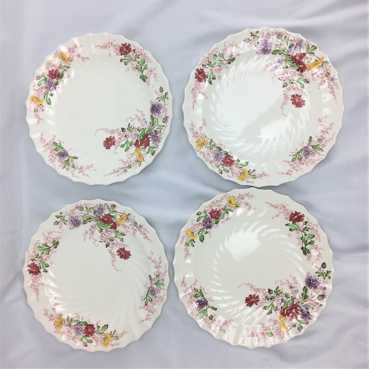 OurGoodiesShop's tweet image. Check out Set 6 Copeland Spode Fairy Dell Dinner Plates Excellent Condition England #copeland #copelandspode #Fairydell #vintagechina #englandchina ebay.us/llTJ7w via @eBay