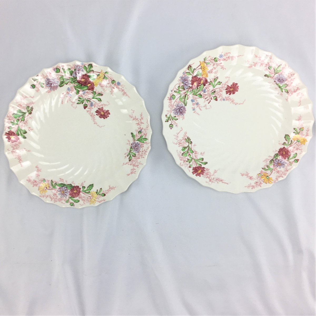 OurGoodiesShop's tweet image. Check out Set 6 Copeland Spode Fairy Dell Dinner Plates Excellent Condition England #copeland #copelandspode #Fairydell #vintagechina #englandchina ebay.us/llTJ7w via @eBay