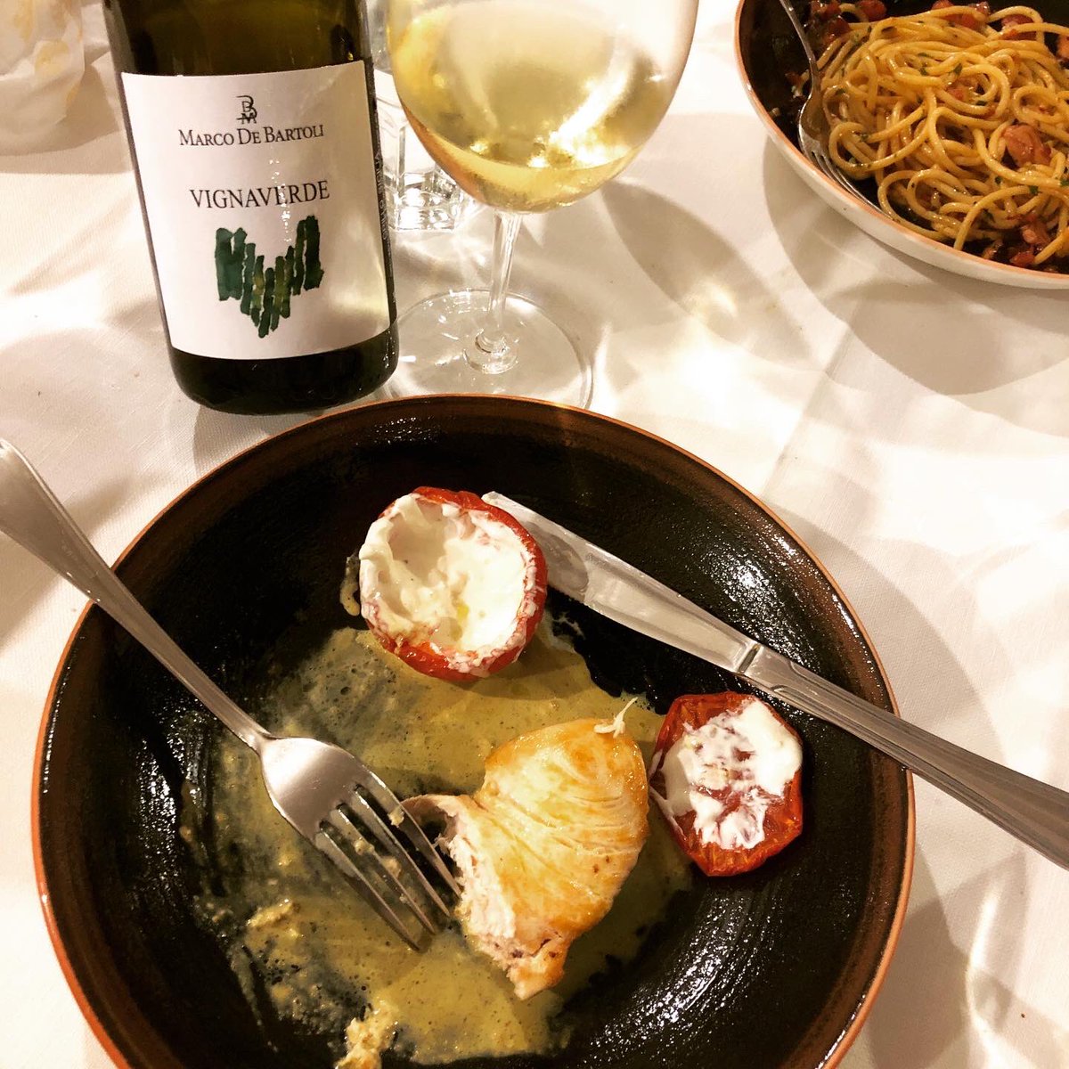 EatDrinkFun's tweet photo. Outstanding dinner at #RistoranteGrano - #franciacorta #solouva (100% #Chardonnay) seafood #pasta with squid, and mussels, and clams, #eggplant, #vignaverde (100% #grillo) from #marcodebartoli , #swordfish, and the best #tiramisu I’m had in ages. Thanks @karimlesina for the rec https://t.co/EzciU8P0jN