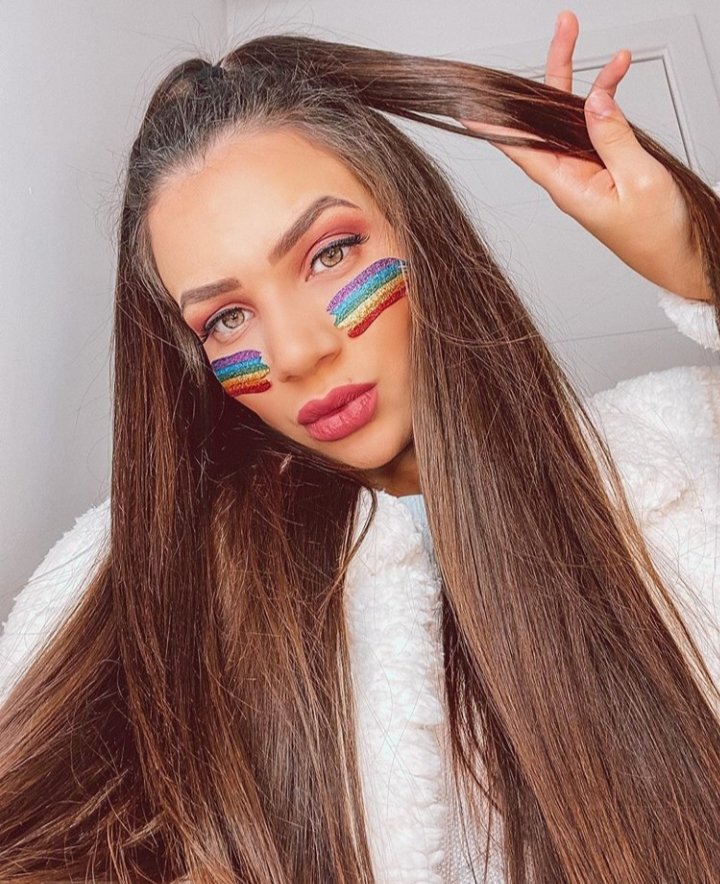 tuitamarcus's tweet photo. stéfani bays as social midias - a thread @astefanibays https://t.co/YjnvVvgKv0