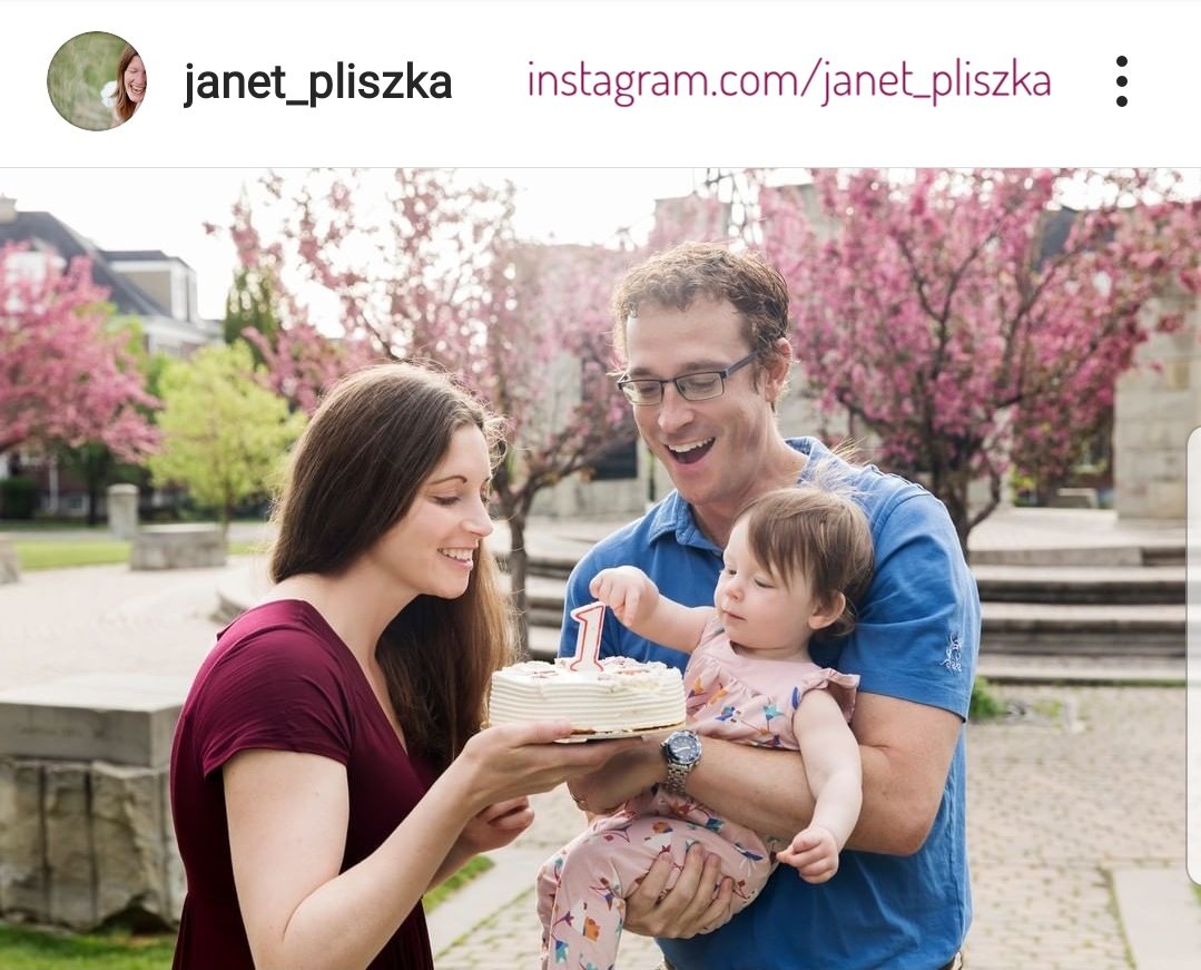 VisualHues's tweet image. Celebrate your #family with an outdoor #PhotoShoot in #Calgary this #summer with Visual Hues Photography. More info at visualhues.com