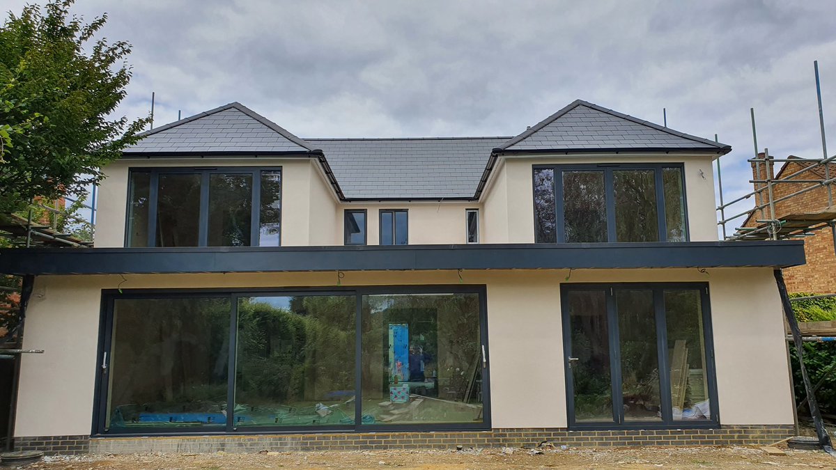 SulaEnergyS's tweet photo. We provided silicone render to this property in Englefield Green. We used K-Rend materials to complete this project.
#siliconerender #constructioncompany #🏘 #contractor https://t.co/ATyoW4MjrT