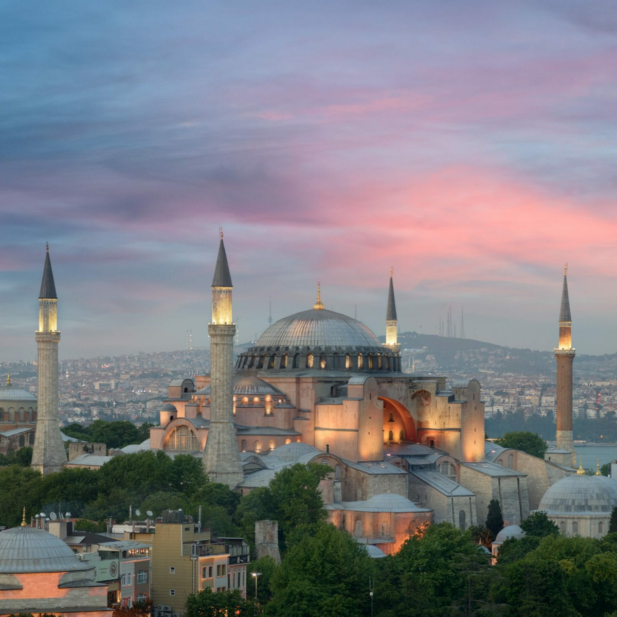 EE034's tweet photo. Şuraya bir profil (ya da durum, hangisine uyarsa) fotoğrafı bırakalım. Bir sonraki paylaşımda da aynı fotoğrafın duvar kâğıdına uyarlanmış hâli olacak. 

 #AyasofyaCamii https://t.co/CqhIFI6YVg
