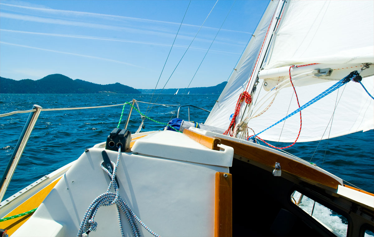 bigsnit's tweet photo. Madsu in fine form, making good time beating up Howe Sound with 1 reef in the main and the 100% jib. #catalina22 #reefed #windward #beating https://t.co/oMbQ3KDHyi