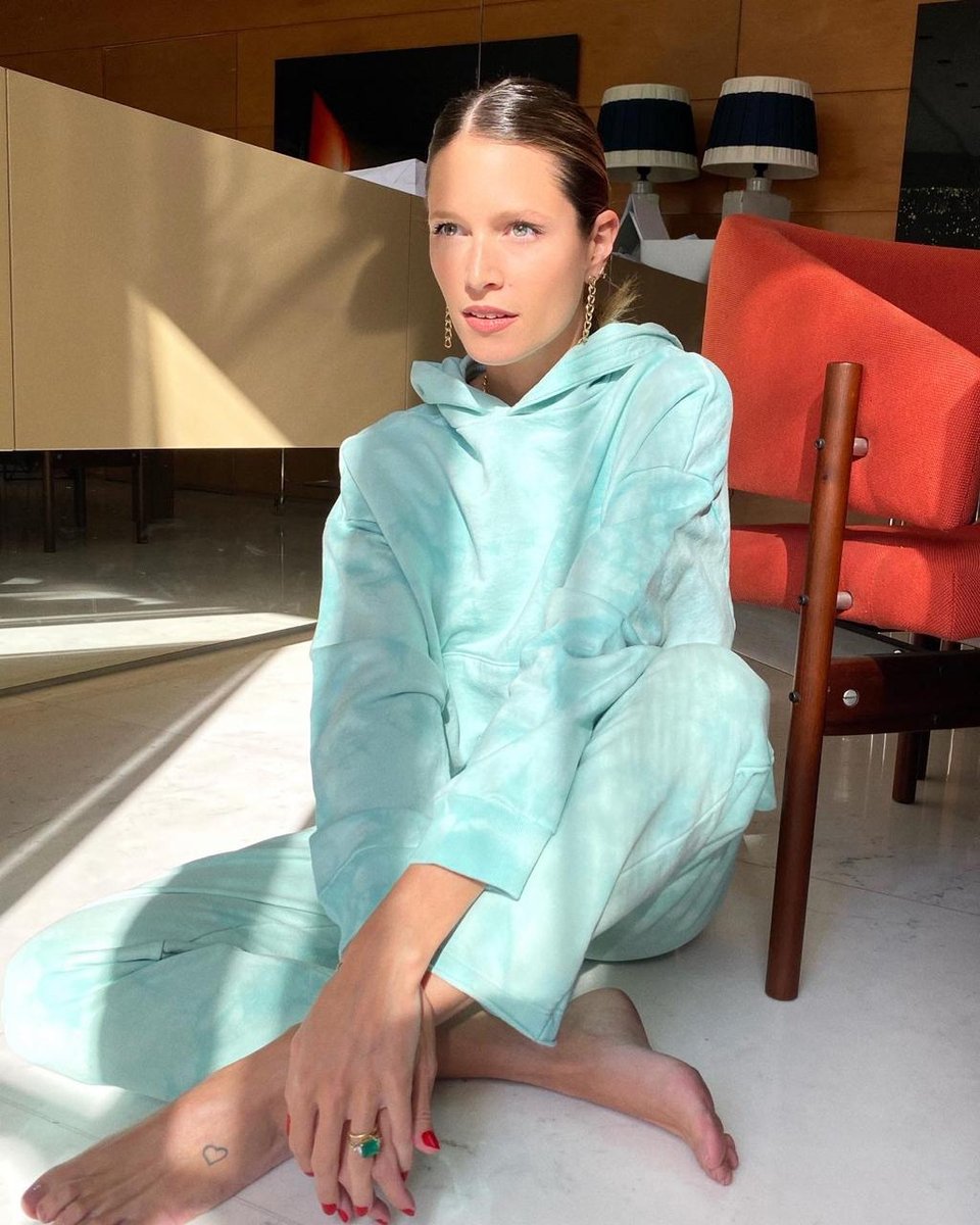 Helena Bordon tweet media