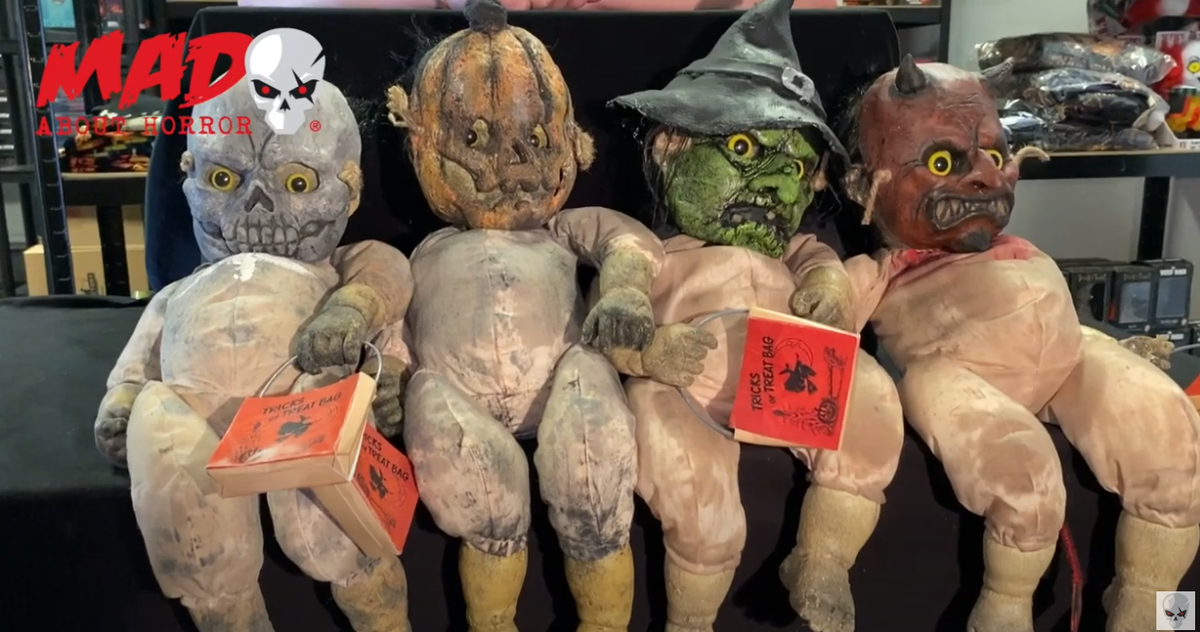 madabouthorror's tweet photo. Check out our thoughts on Forevermore Dolls from @pumpkinpulp - so horrible and yet so cute at the same time .....
https://t.co/8TJe5doILh
#madabouthorror #forevermoredolls #pumpkinpulp #horrorfans #horrordolls https://t.co/cd6Q7uWcKT