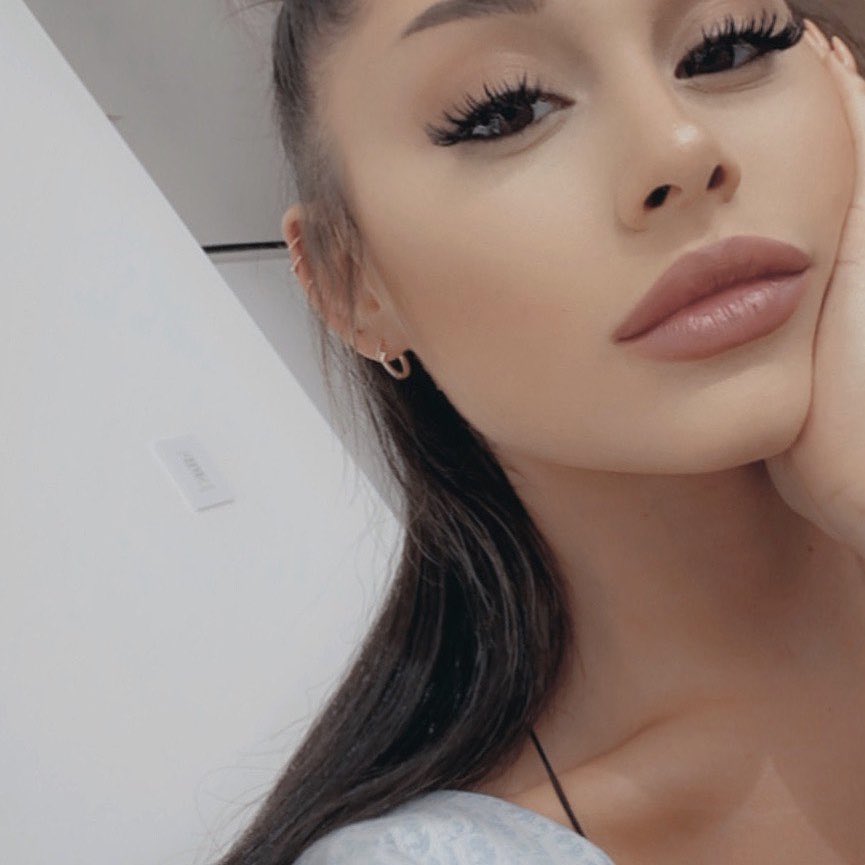ArianaToday's tweet photo. Ariana via Instagram https://t.co/U1hLZg5ell