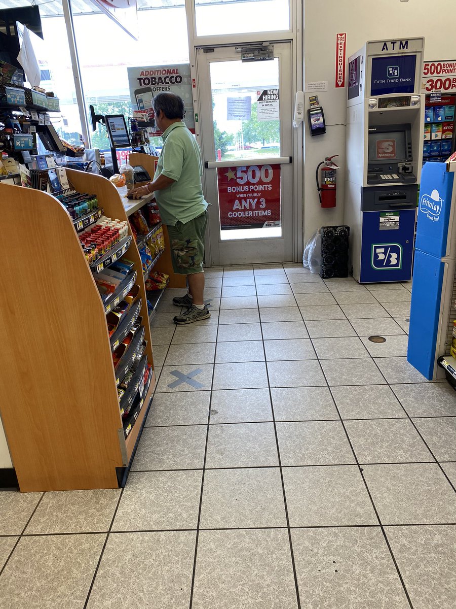 I wouldn’t normally do this kind of thing but how does <a href="/Speedway/">Speedway</a> at Polaris and Old State Road in Columbus let this man shop without a mask during #COVID in #columbusohio #WearAMask