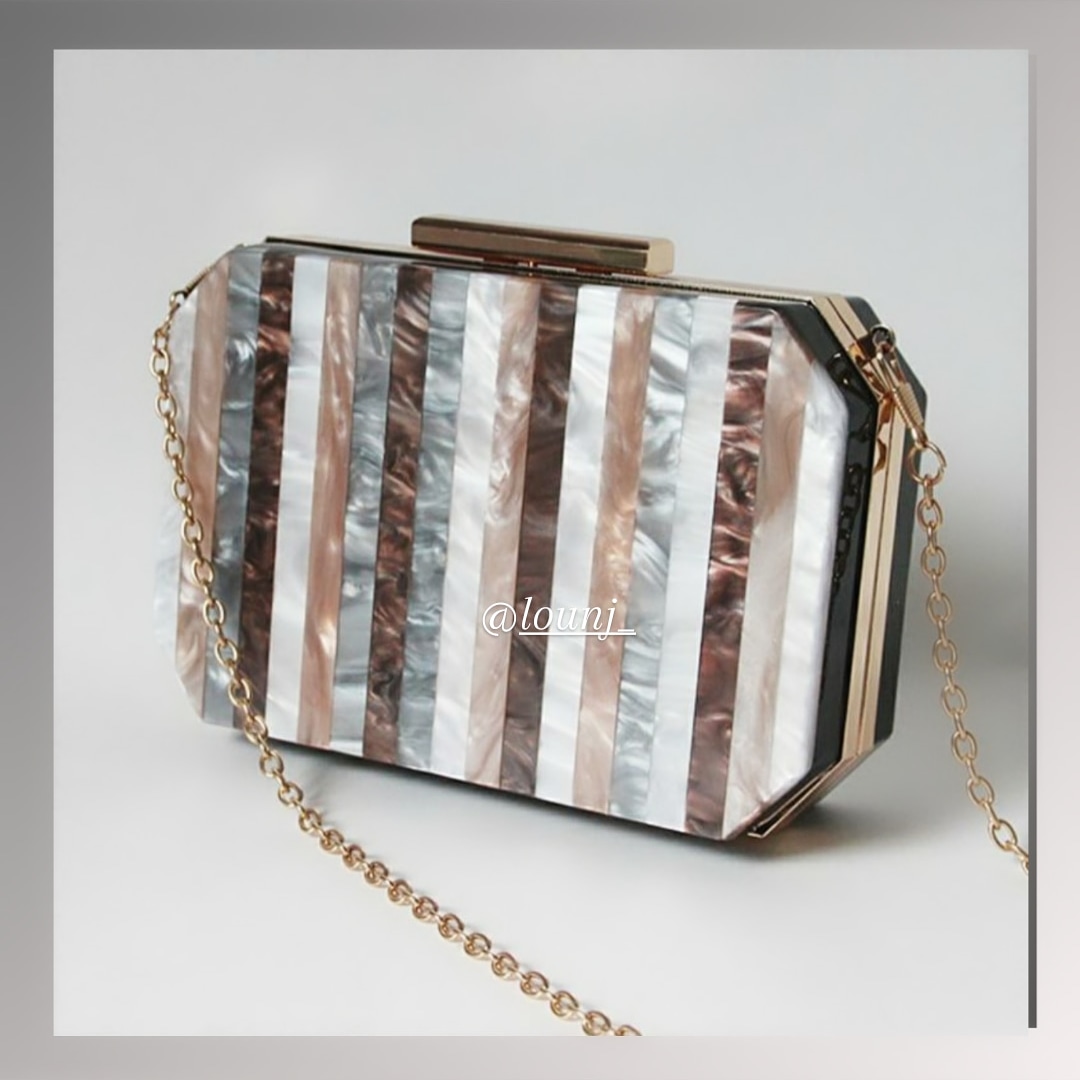 lounjstore's tweet photo. ☆LUXYMOON CLUTCH BAG for thay special dress☆
Shop: https://t.co/xBI654cMTT 
#lounj_ 
#clutchbagfashion
#lounjfashion 
#clutchbags 
#clutchbag
#luxuryclutchbag https://t.co/nof3UHc73a