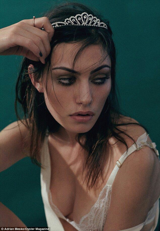 Happy birthday to the unproblematic queen PHOEBE TONKIN 
