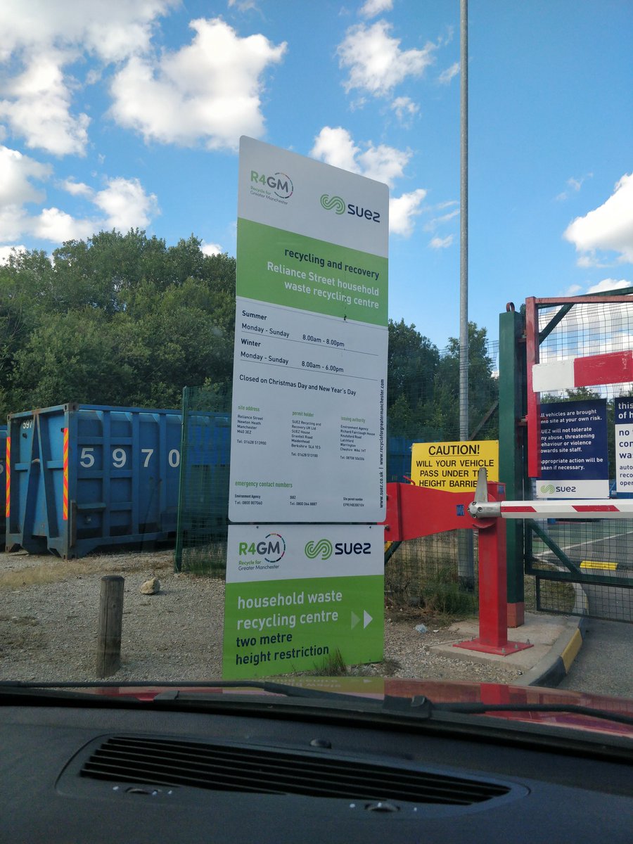 andydutton's tweet photo. @recycle4gm arrived at your Newton heath site at 18:15 and it was closed? https://t.co/g9nvG3rIw6