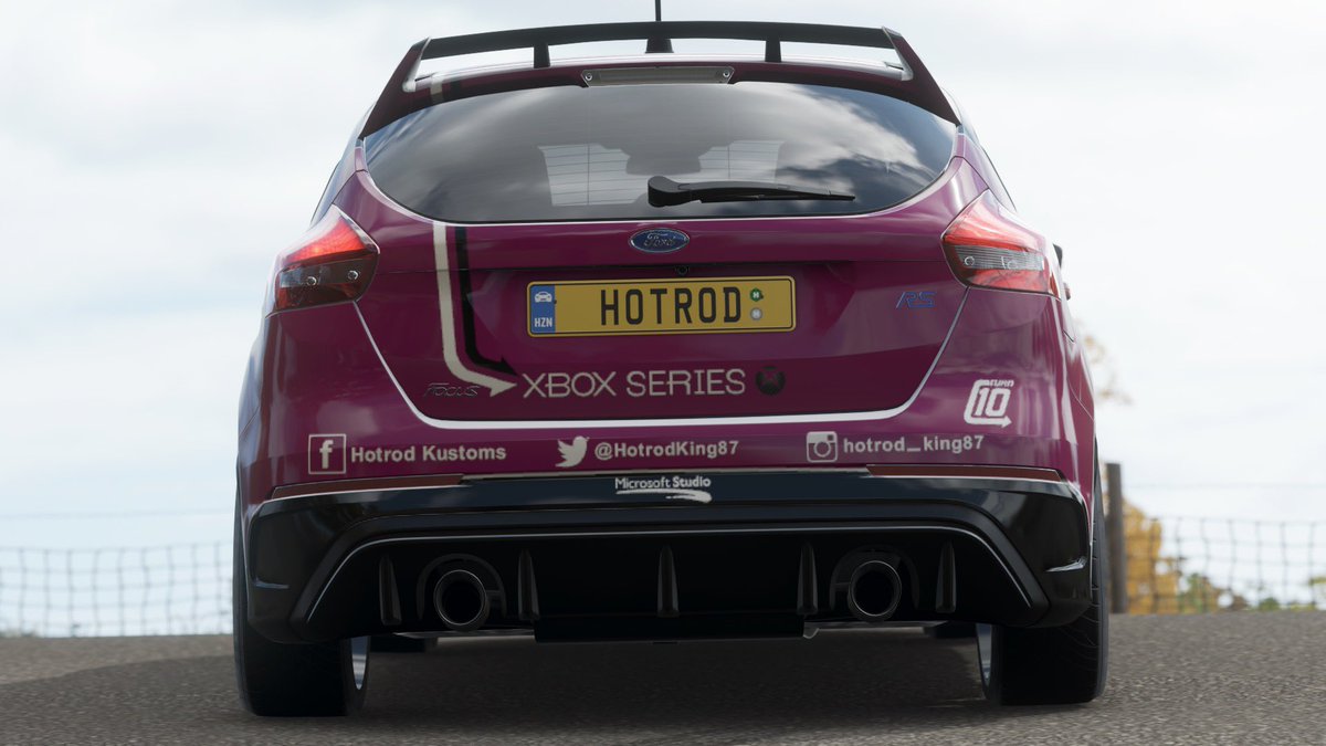 HotrodKing87's tweet photo. After months of running into a brick wall with the design I think it’s finally done I present you with my @ForzaMotorsport 8 design available now on @ForzaHorizon 4 #ForzaHorizon4 
File name: FM8
Car: 2017 Ford Focus RS
@forzahorizon4 @bestforzadesigns @PlanetForza https://t.co/pNRivfZDSB