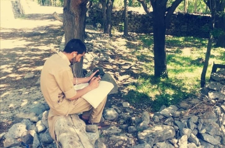 ashfaqkhaltaro's tweet photo. Struggle for #4GSignals
#Internet4GilgitBaltistan https://t.co/w1YKE4IojW