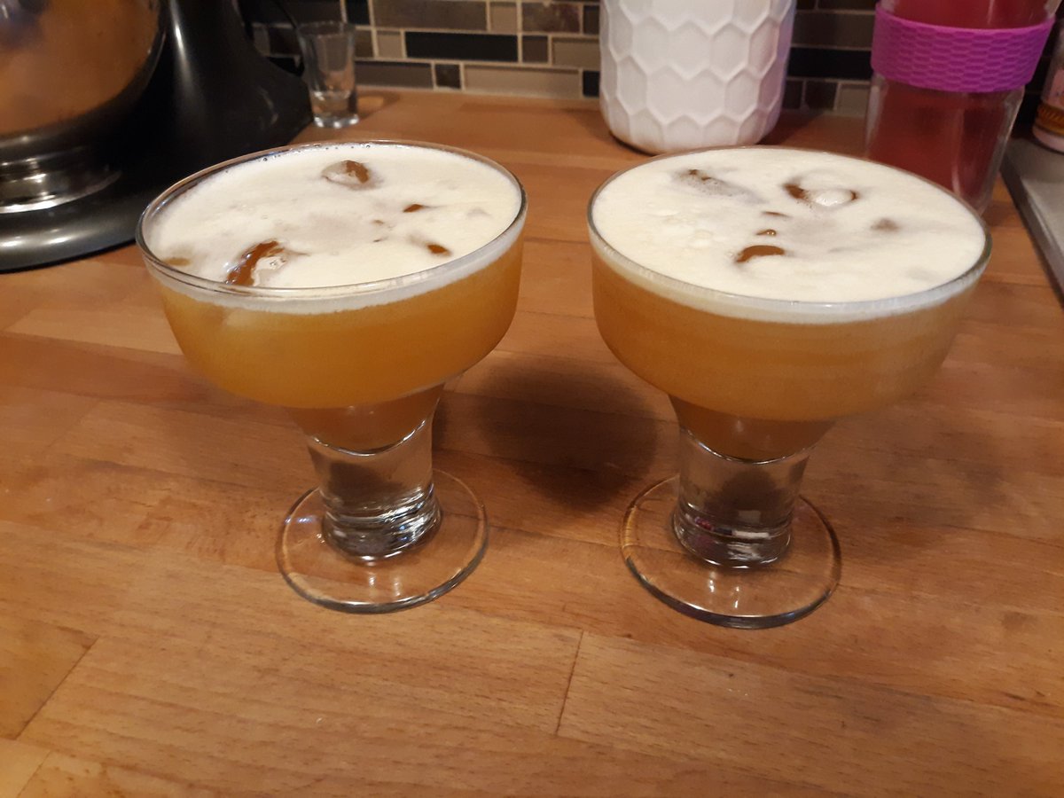 1YAtDis's tweet photo. Homemade Lapu-Lapus (sans pineapples) that the wife and I are currently enjoying. Spot on (flavor-wise) https://t.co/ztpDpYqawk