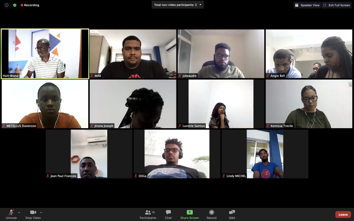 banjHT's tweet photo. Tips sur la créativité pendant les #builddays avec @JoMorency de @HaitiBrand ! #CreativeTechLabHaiti https://t.co/Odrq2xFILc