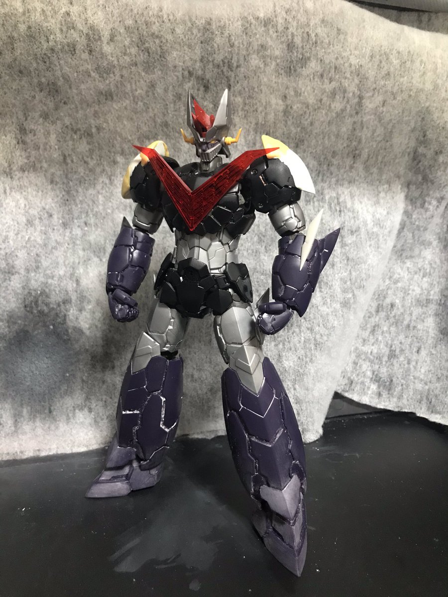 あごにぼし グレートマジンガー4日目 本体改修を進めてます 複製したブレードを腕に着けました 肩のデザインもパテで変更 この辺りで完成目標を発表 画像3枚目 グレートマジンガー Sagaを目指します マジンガーz アイサガ アイアンサーガ