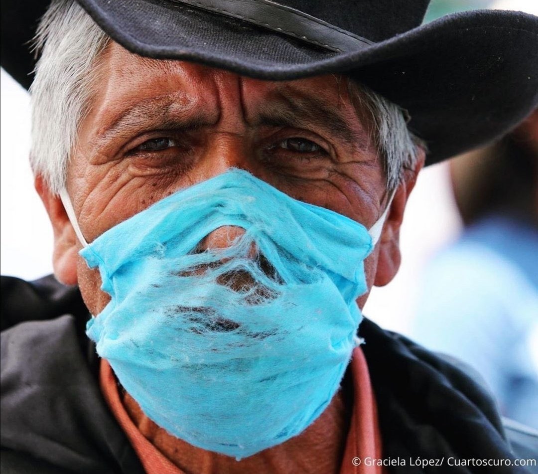 FerCanalesF's tweet image. Esta imagen debería darnos a entender la gravedad de la situación que atravesamos...

"No, no estamos en el mismo barco, estamos en el mismo mar, unos en yate, otros en lancha, otros en salvavidas y otros nadando con todas sus fuerzas".

Foto: Graciela López/Cuartoscuro.