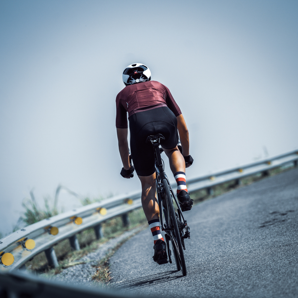 Another day, another ride on the tarmac
.
.
.
.
.
.
.
.

#outdoorride #rideoutside #cyclinglifestyle #cyclinglife #roadbike #roadbikelife #cycling #cyclist #cyclinglife #cyclist #KOMcycling #whereiride #triathlon #triathlontraining #cyclingmotivtion #fitness #bikelife