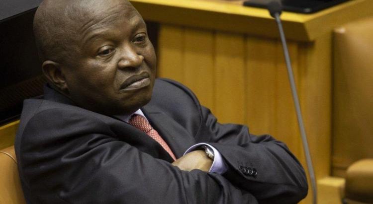 jBYN_2's tweet photo. @News24 Do you think some people will listen him about the "Family Gatherings" #cyrilramaphosa https://t.co/eAuru7ua6l