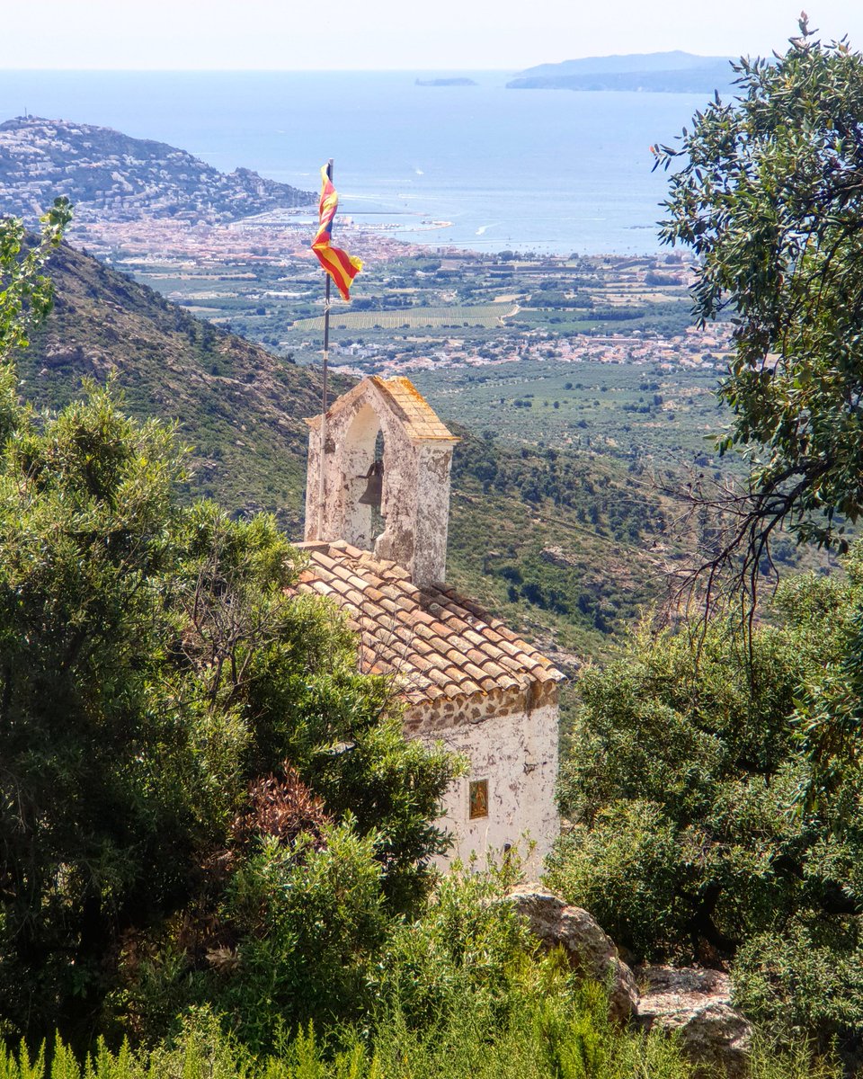 ricardrigall's tweet photo. Les vistes des de Sant Onofre: Roses, les Medes i el Cap de Begur. #santonofre #palausaverdera #roses #illesmedes #capdebegur #golfderoses #capdecreus #altempordà #bicicleta #btt #mtb #estiu2020 https://t.co/xxKAfYZv9G