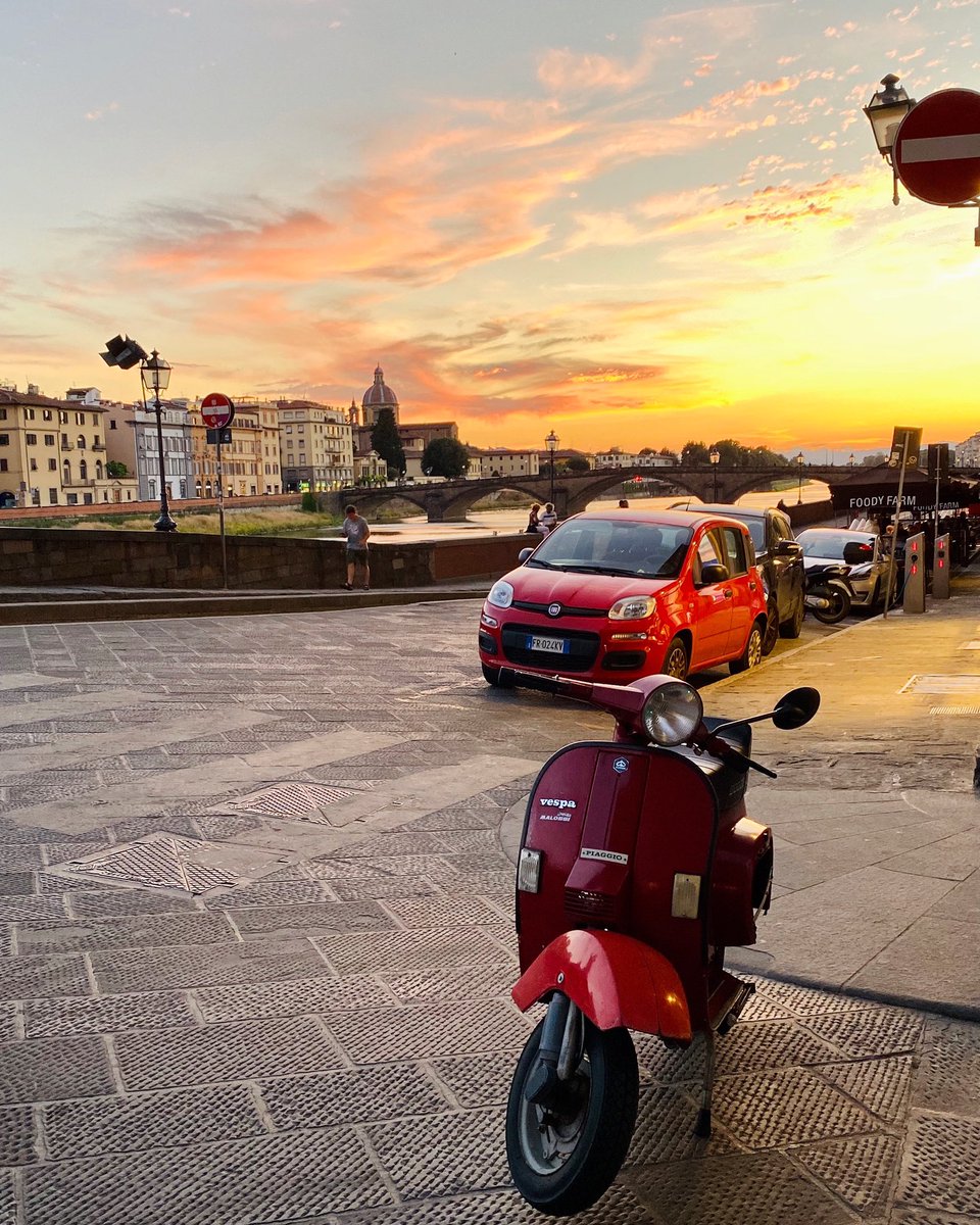 scooteromatours's tweet photo. Sun setting on a fabulous day in Florence ❤️⚡️ #grateful #vespadispatch https://t.co/2eEWTpaSJJ