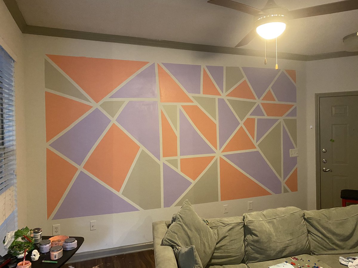 Miss_Maresa's tweet photo. I DID A THING AND I LOVE IT! #DIY #geometricwall https://t.co/vkyPkT9ulR