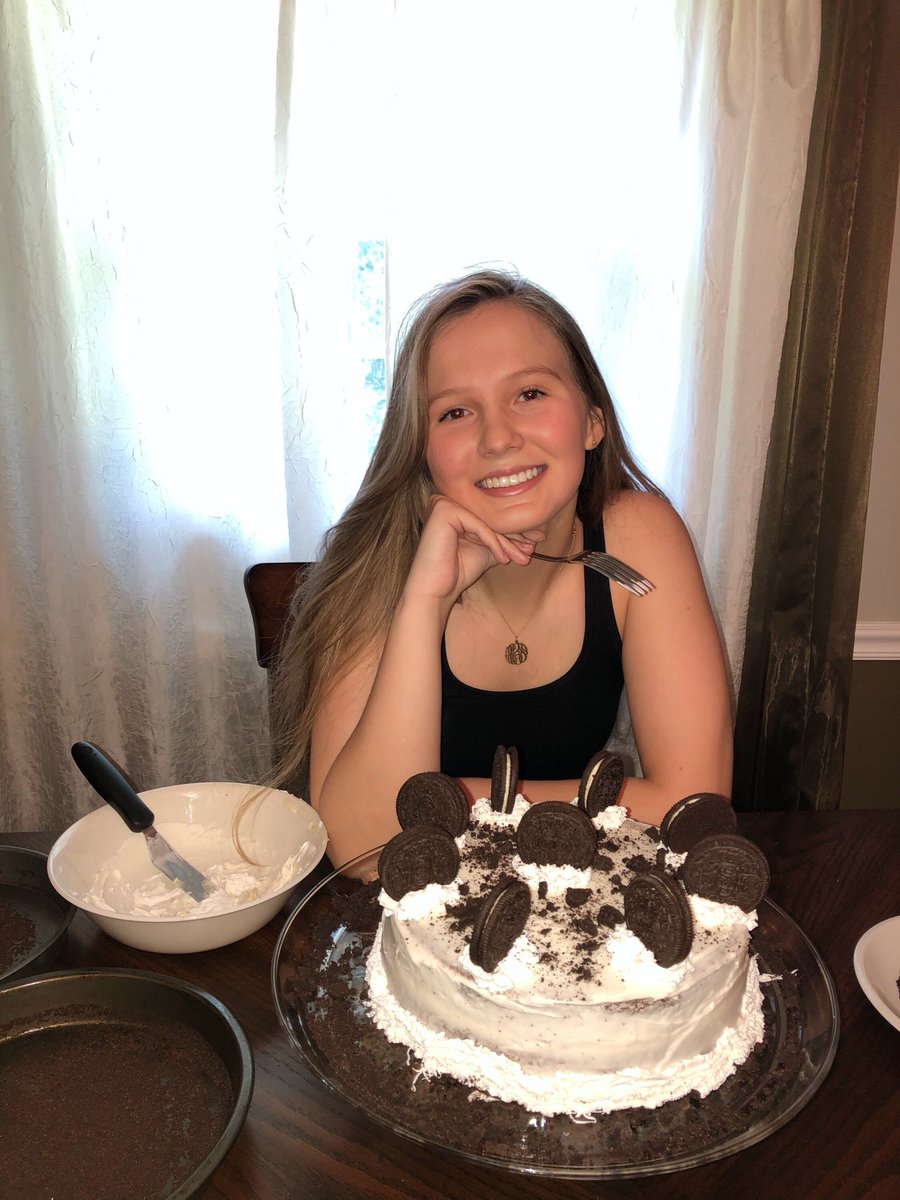 julia_sowers's tweet photo. Last year being a teen🥳 #finally19 https://t.co/eG1hqxCqPe