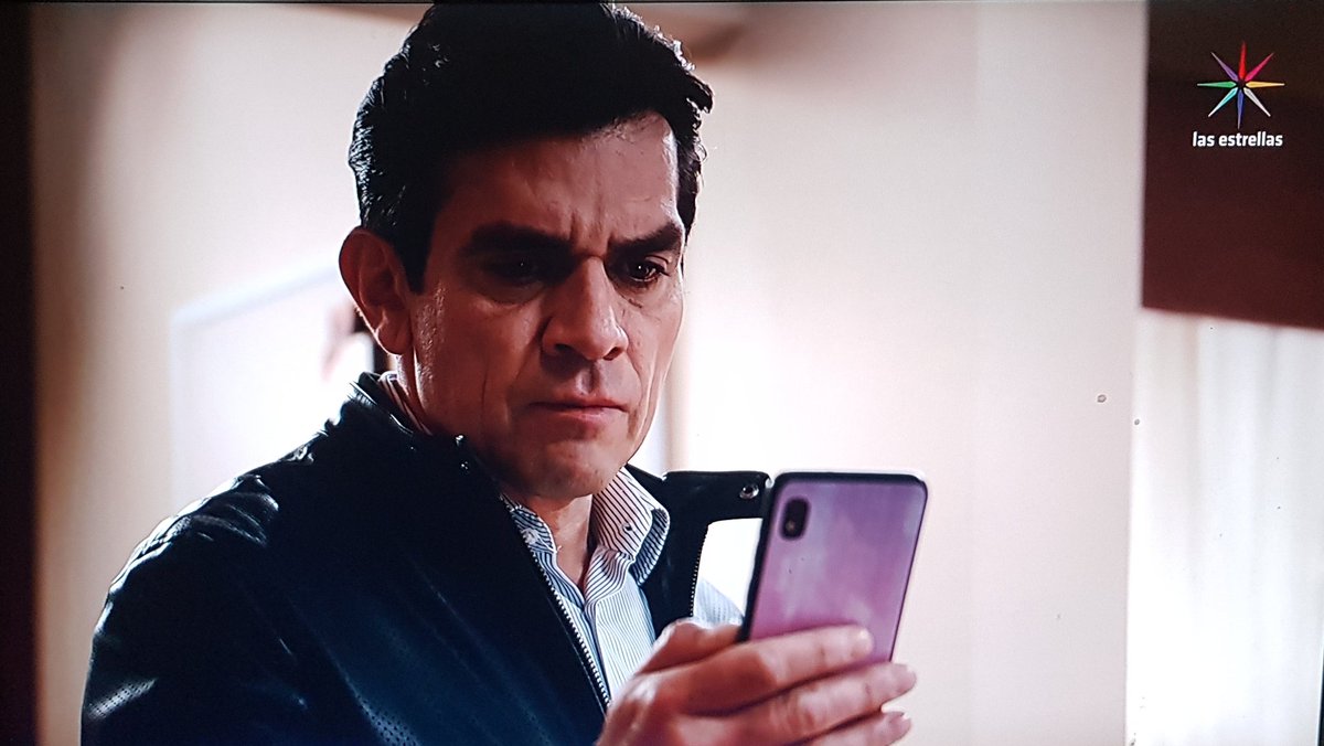 JSalinasChile's tweet photo. #TeDoyLaVida @TeDoyLaVidaOf  @Canal_Estrellas
 #JorgeSalinas es #Ernesto
#TeamErnesto   
#SalinasTeam
@FCJorgSalinasMx #FelizCumpleJorgeSalinas 
#FinalTeDoyLaVida https://t.co/zpjmDBKmle