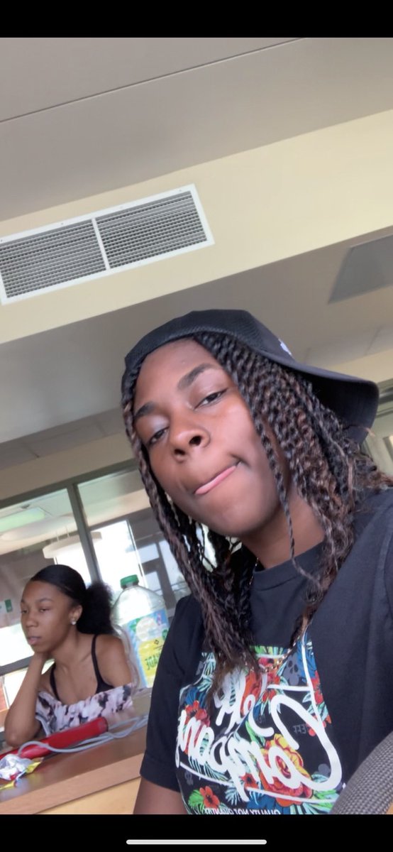 itspapii___'s tweet photo. #whoswhoatkysu 
•Sophomore
•Biology Pre-Prof.📚
•KUMA (Pre-Med Academy) 🩺 
•IM IN THE BAND YA FEEL ME🎶🐎 
•SSS (student support services)
•ACE tutor (anatomy &amp; phys)
•RA🙄 https://t.co/N7zKbQopAT